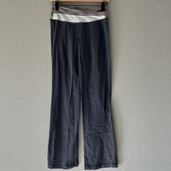 Lululemon Gray Luon Low Rise Straight Astro Pants Size 6 - Picture 1 of 11